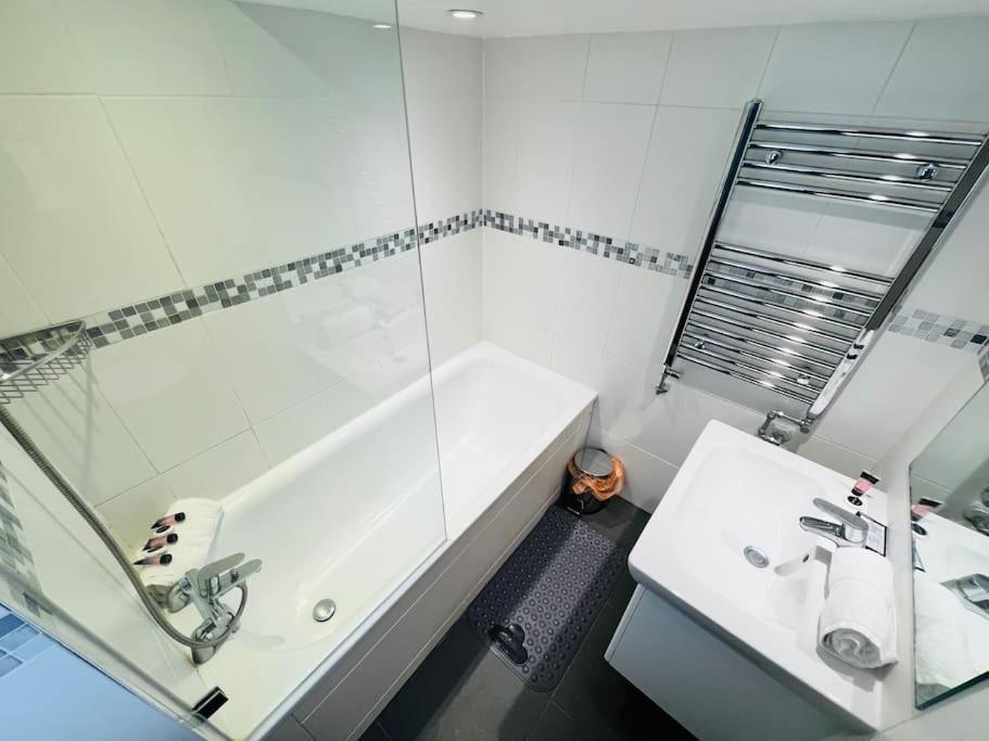 3 Notting Hill, Portobello Road-Amazing Location! Londýn Exteriér fotografie